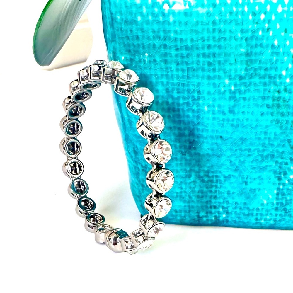 CHICO’s “Rasa” Silver & Crystal Magnetic Closure Bangle Bracelet NWT​ - Picture 2 of 15